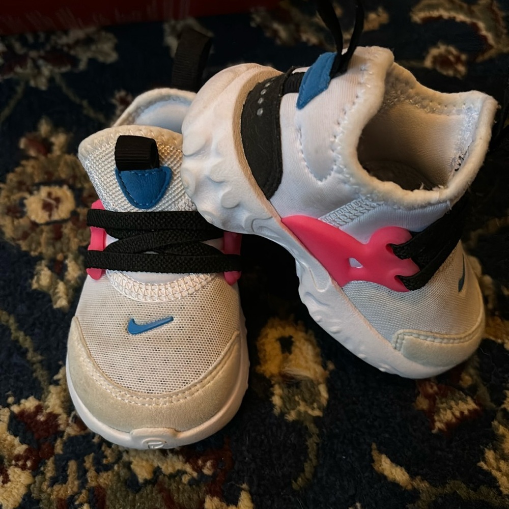 Nike shoes